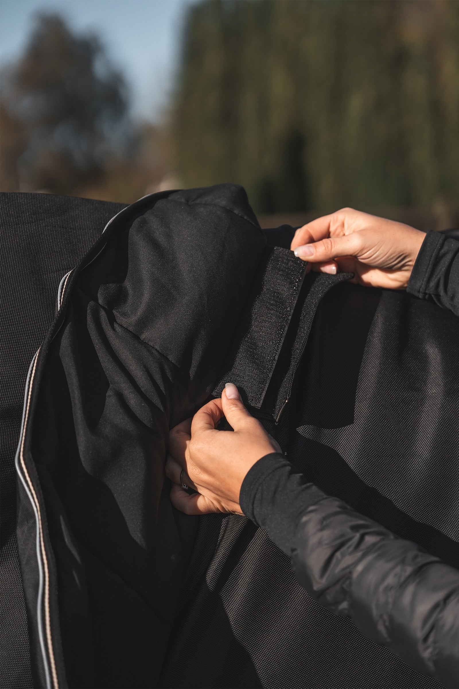 Back on Track Obsidian Turnout Rug With Detachable Neck, 300g Horse Rugs