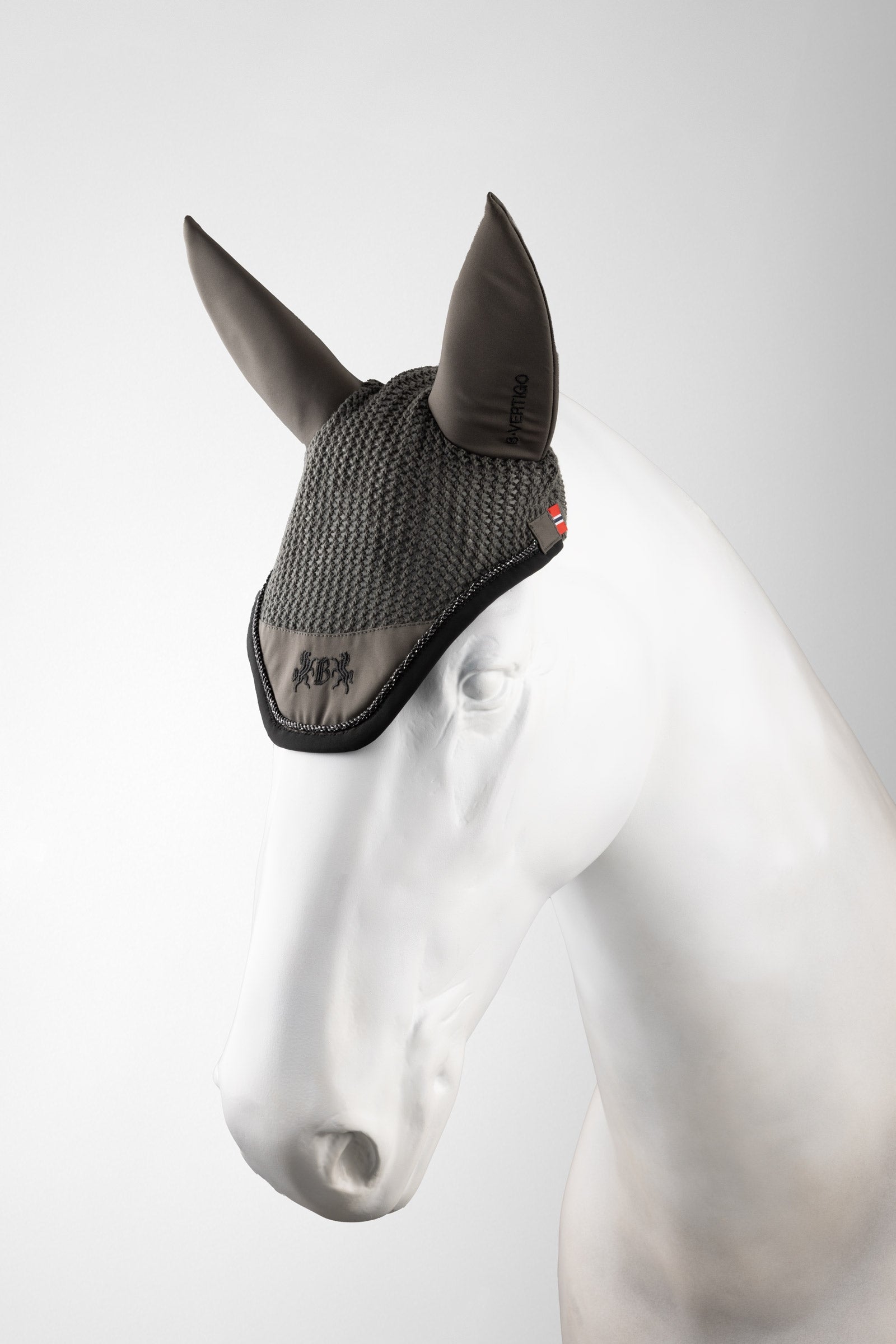B Vertigo Onyx Noise Absorbing Fly Hood Saddle Pads