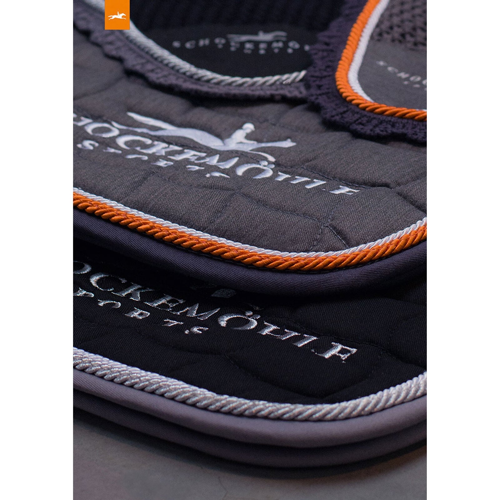 Schockemöhle Sports Dynamite DL, Nyeregbetét Díjlovagló logóval Nyeregalátétek