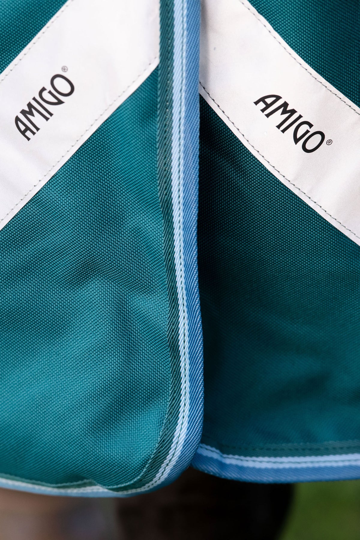 Horseware Amigo Bravo 12 Plus Turnout Rug With Detachable Neck, 400g Horse Rugs