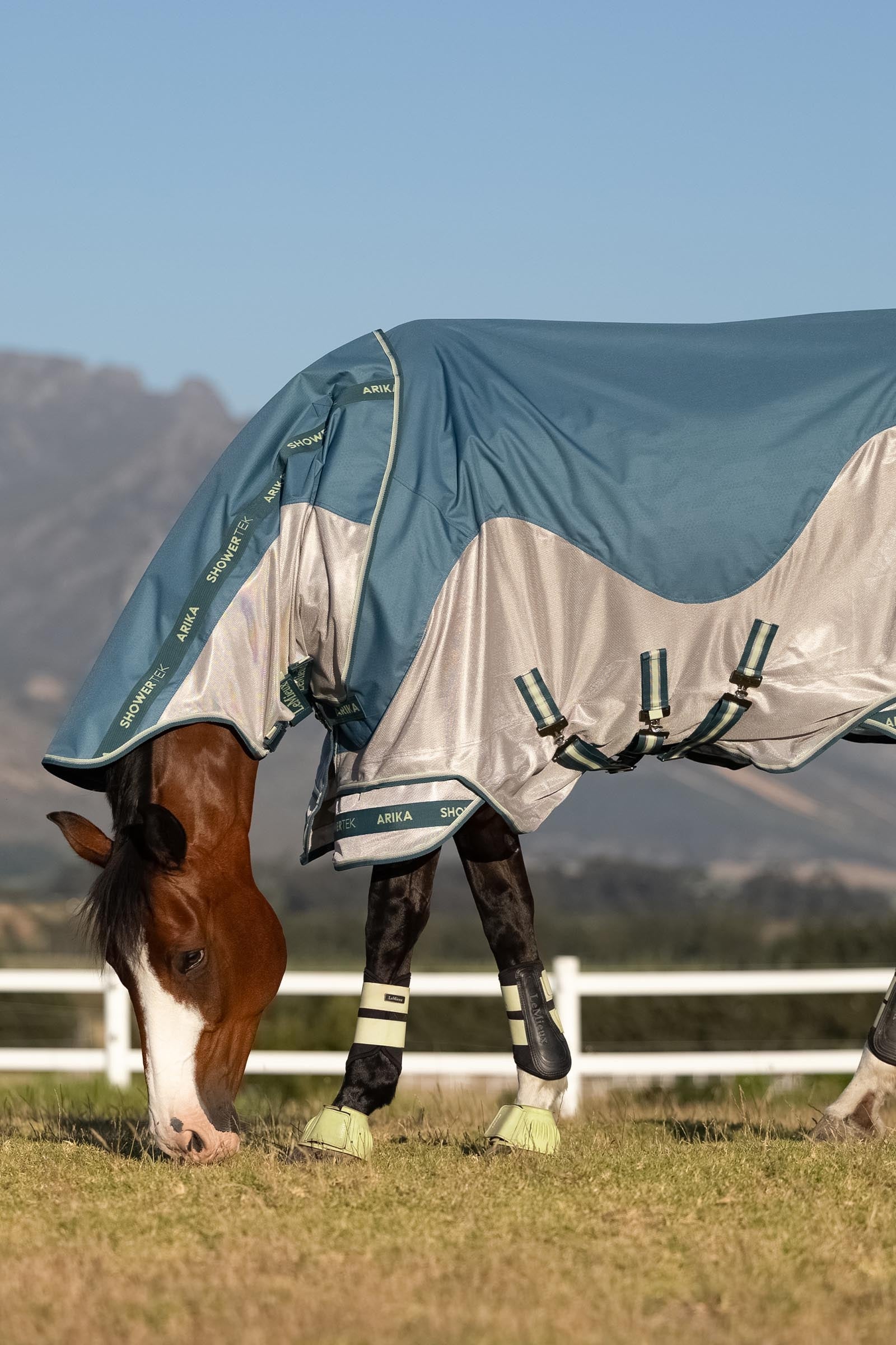 LeMieux Arika Camo Shower-Tek Fly Rug w. Detachable Neck Horse Rugs