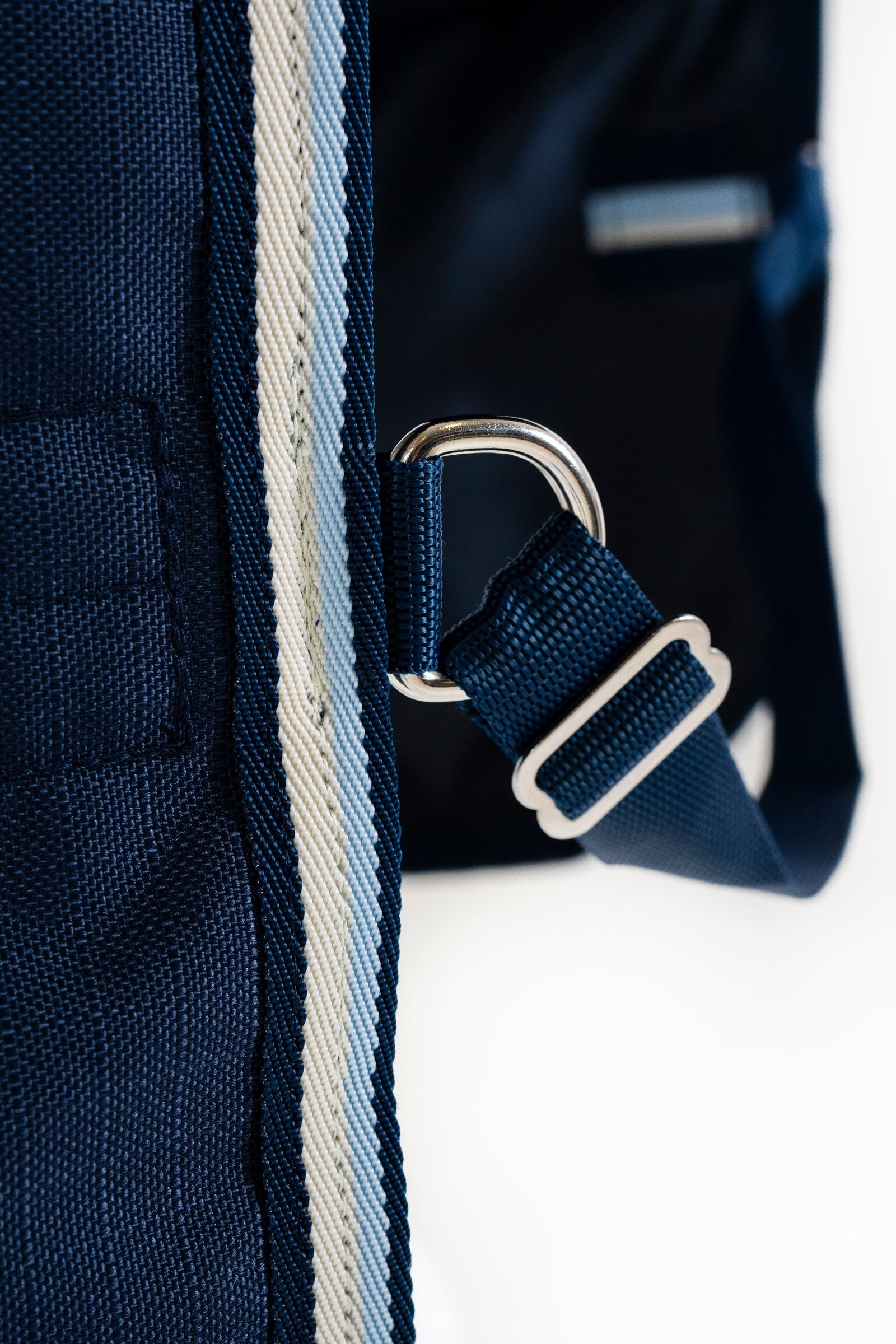 Pack shot 4