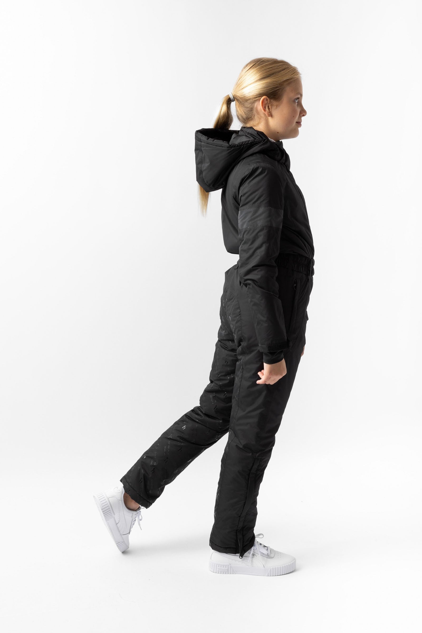 Model shot 2