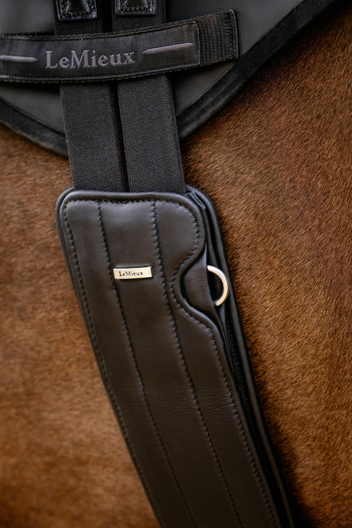 LeMieux Hunter Girth with Detachable Non-Slip Liner Saddles, Girths & Stirrups