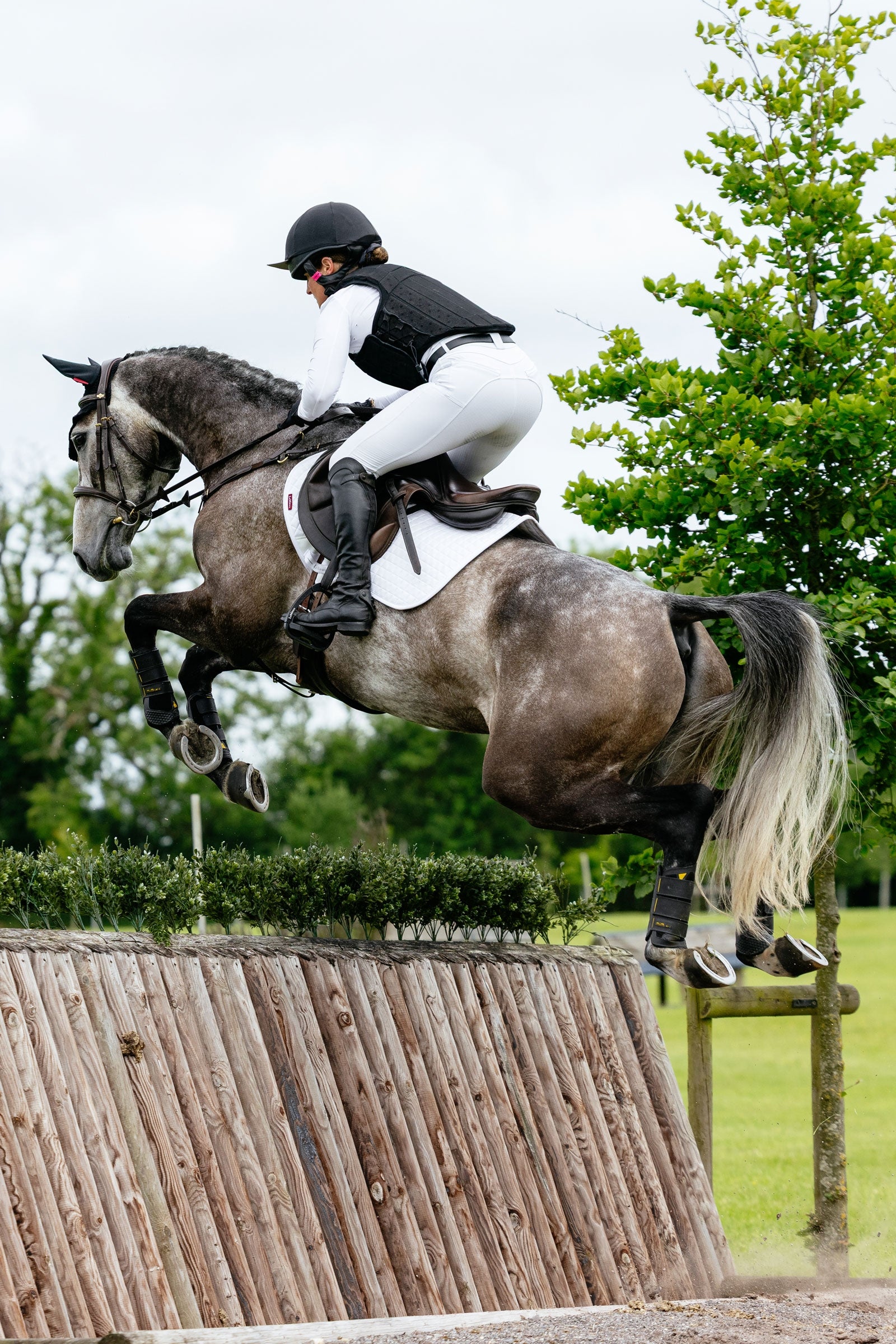 LeMieux Lemieux Suede Close Contact Square Saddle Pad Saddle Pads