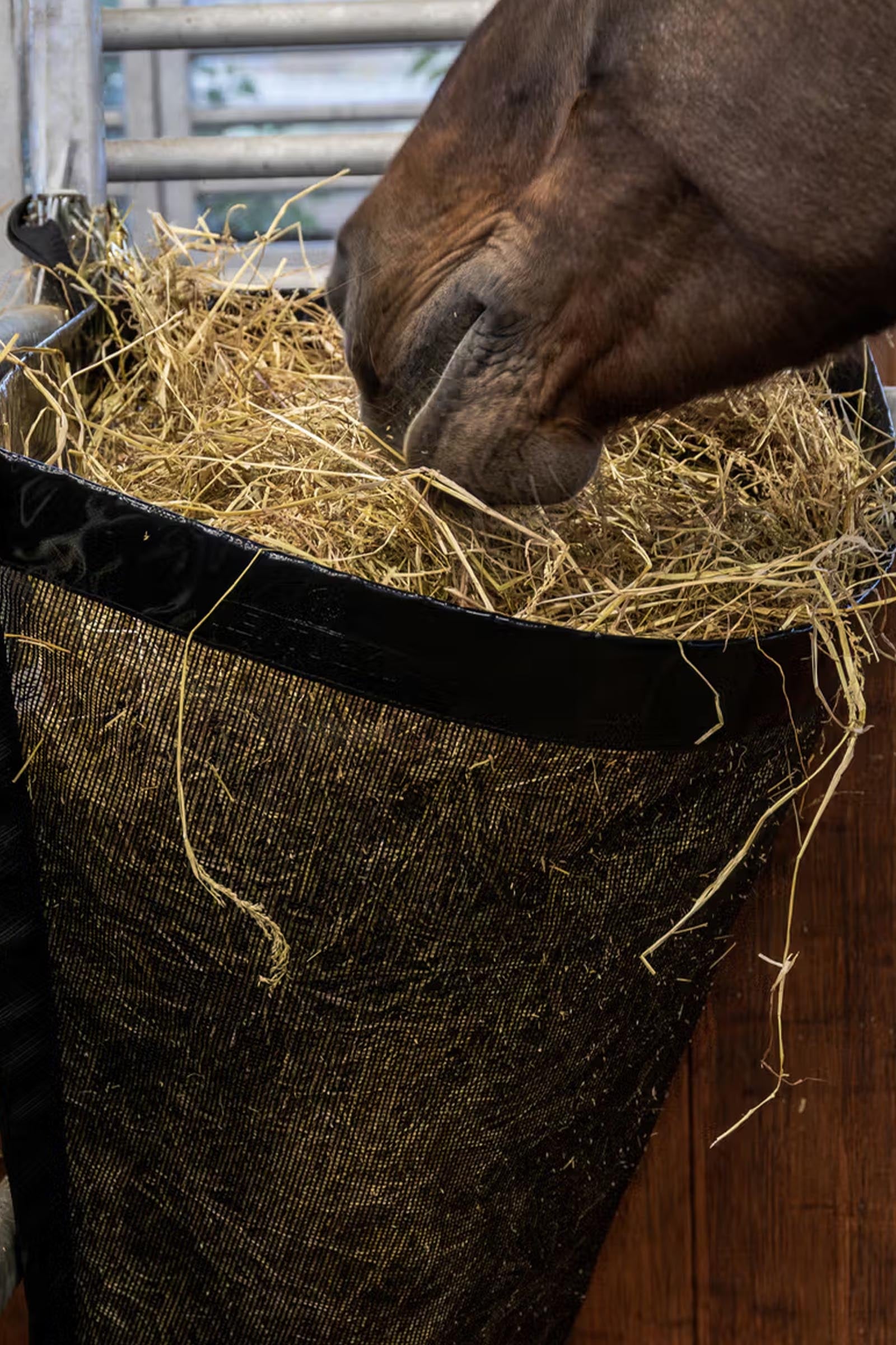 Kentucky Horsewear Kentucky Corner Hay Bag, Large Horse Feeders & Waterers