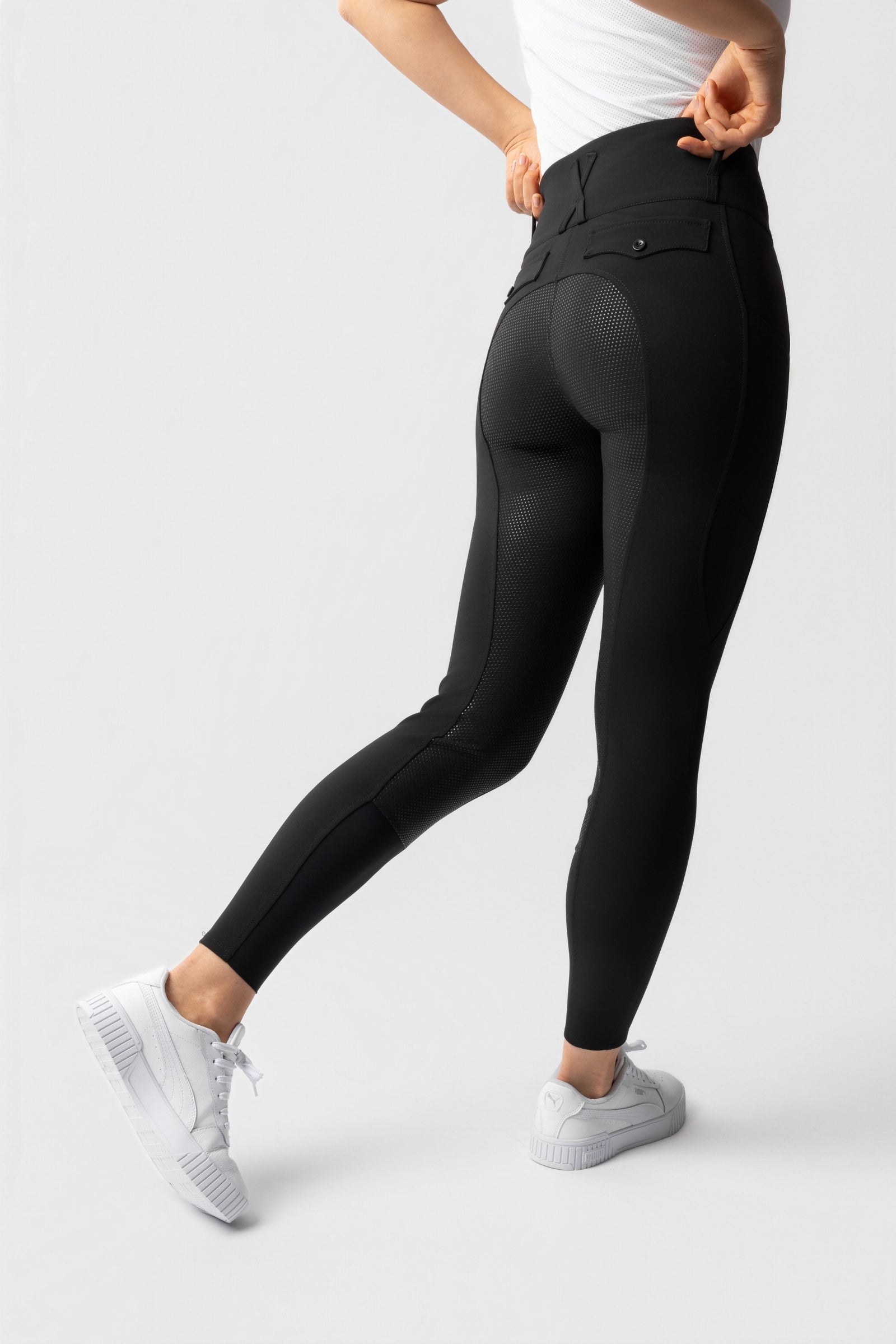 Model shot 3