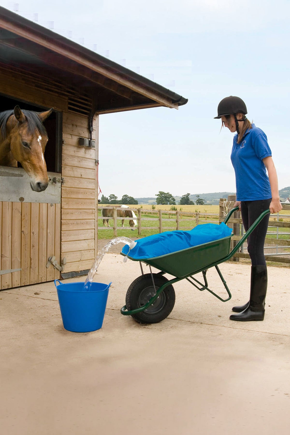 HIPPOTONIC H2Go Water Bag For Wheelbarrows, 80 L Horse Feeders & Waterers