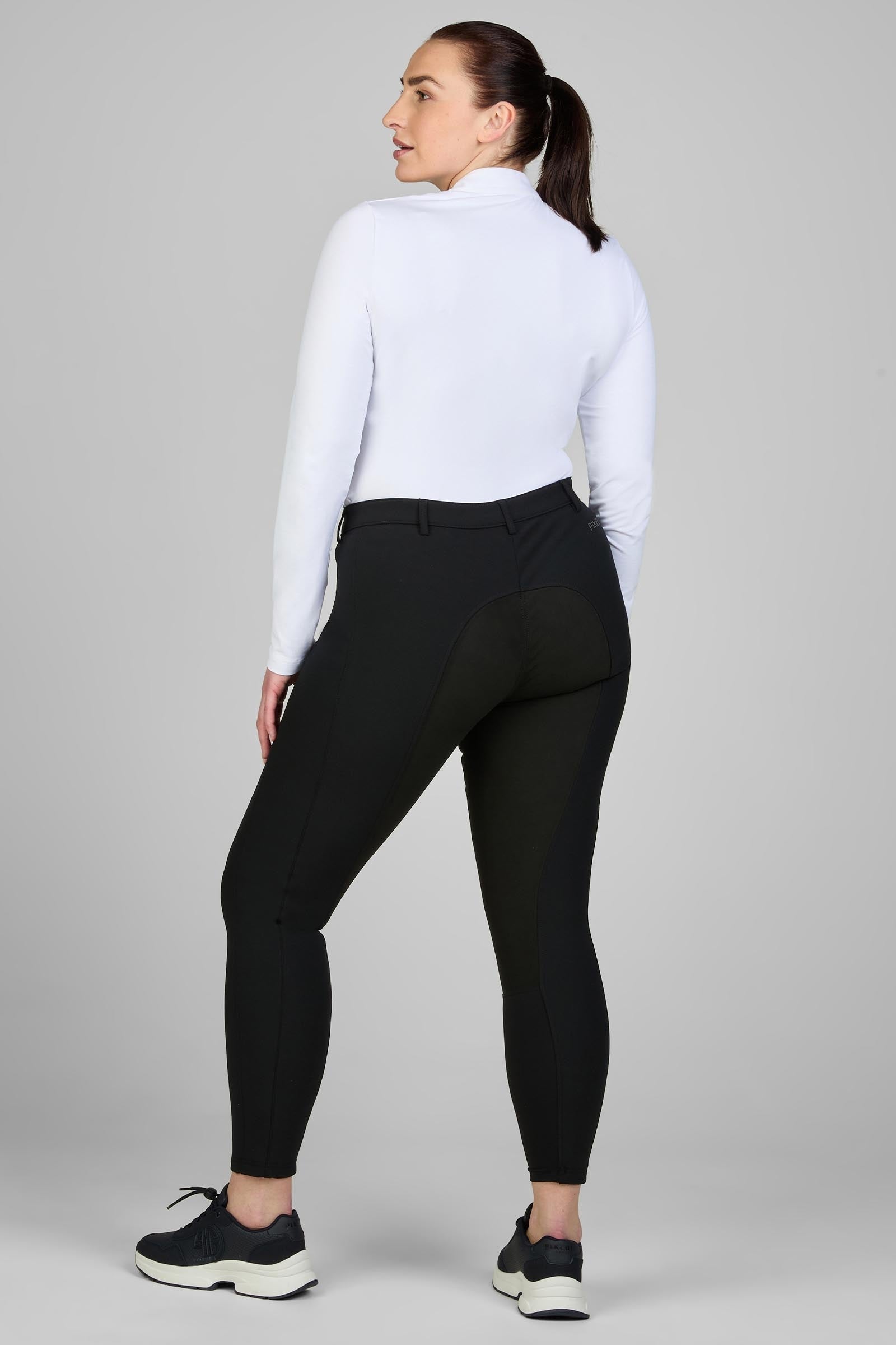 Model shot 1