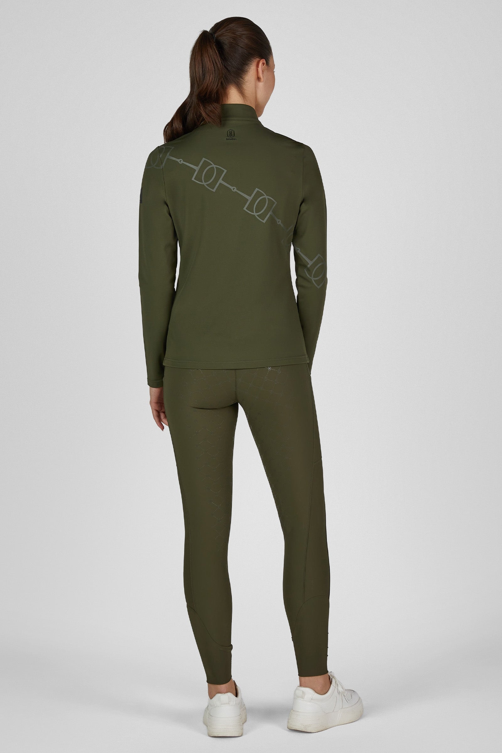 Model shot 6