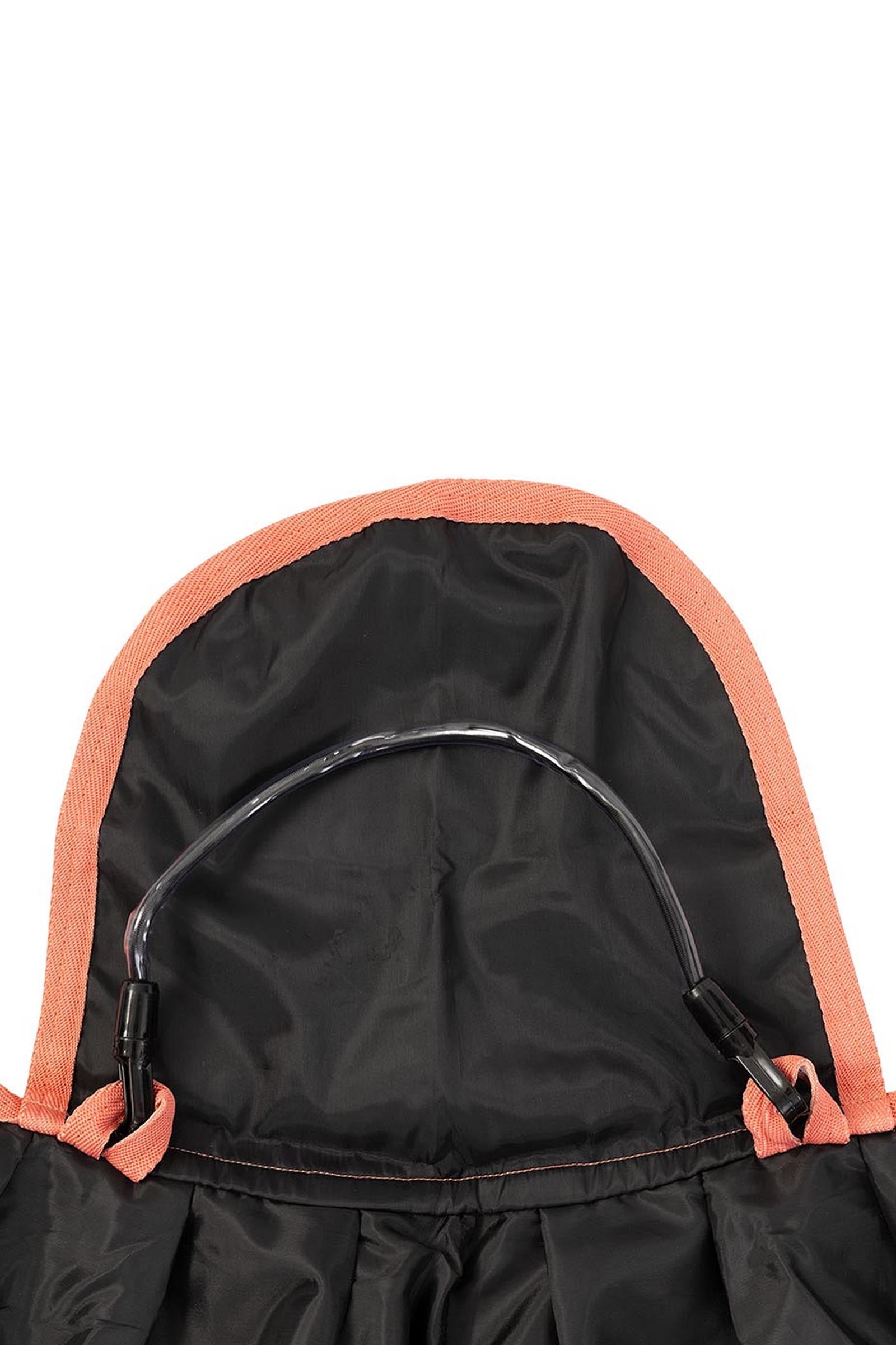 Pack shot 3