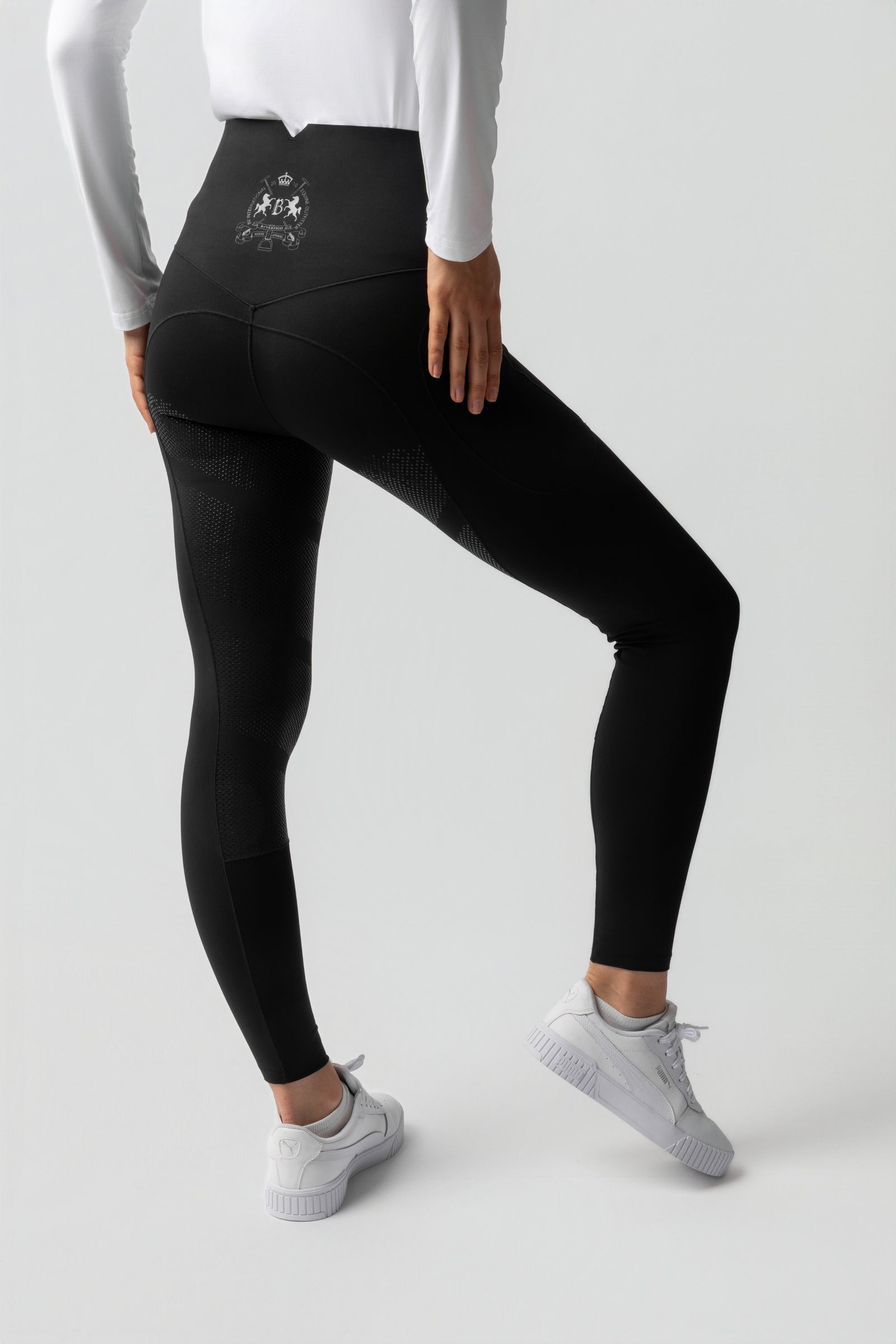Model shot 1