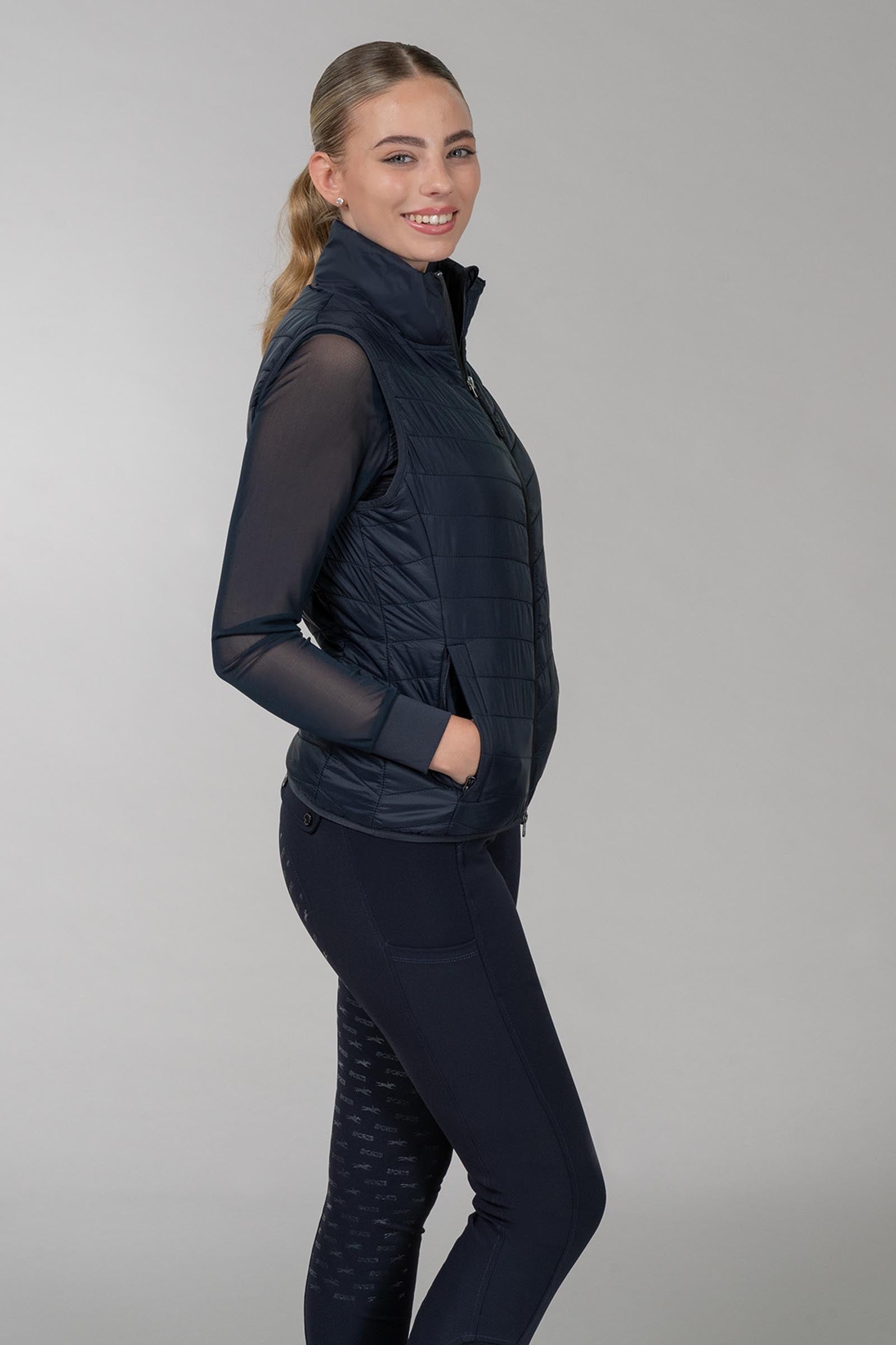 Model shot 2