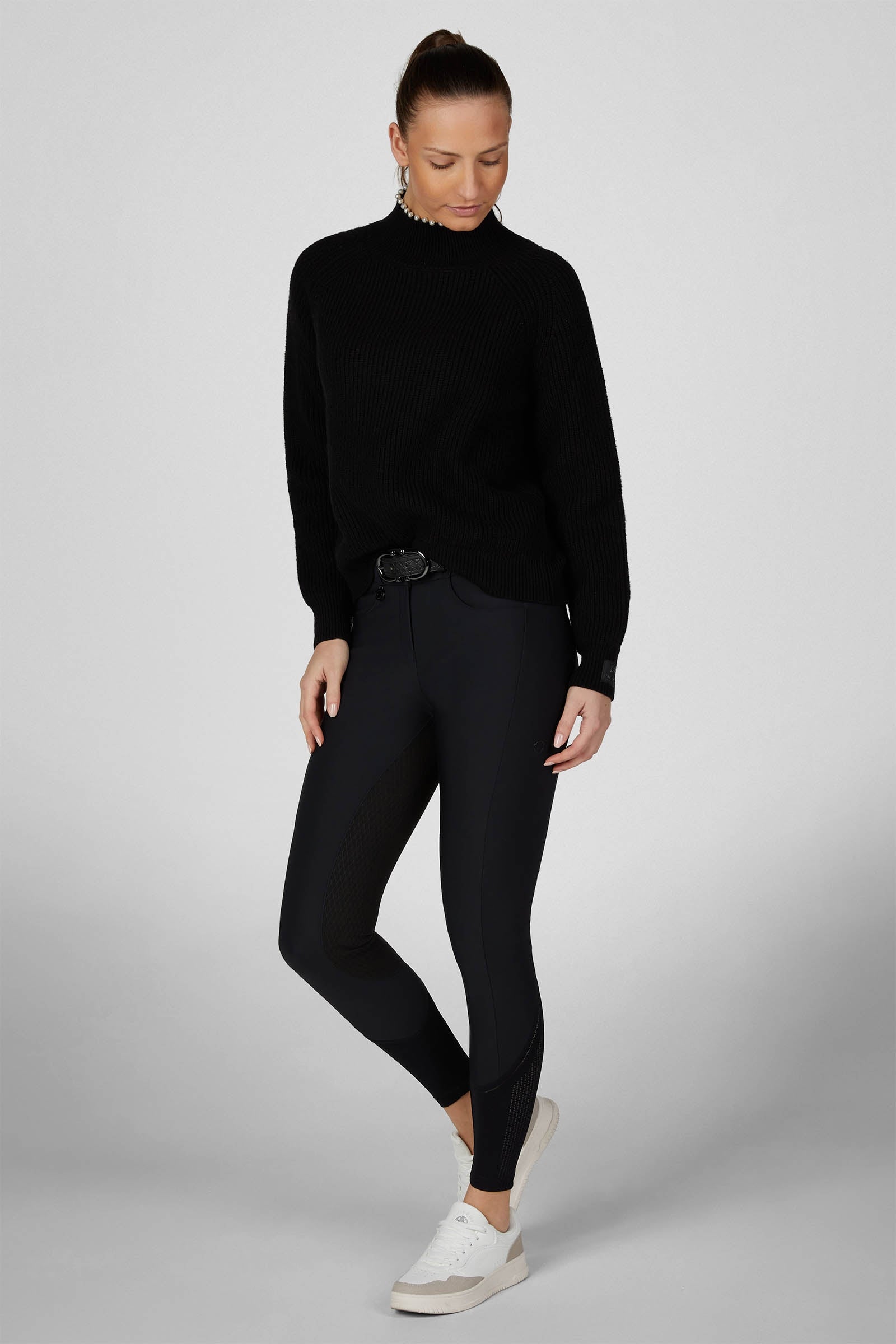 Model shot 5