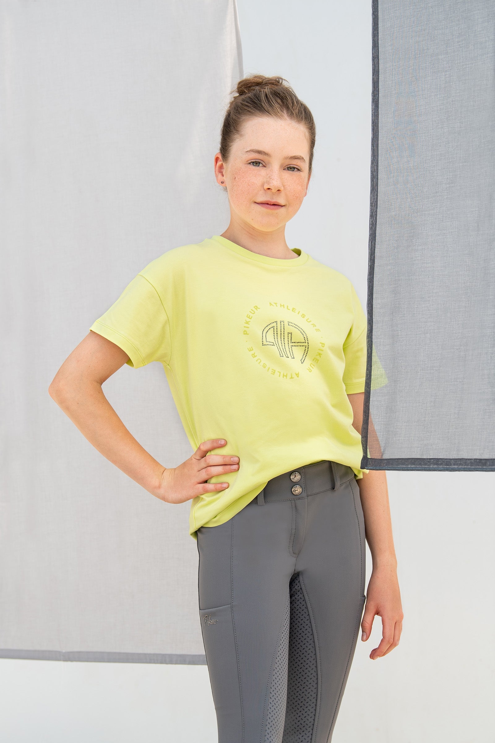 Model shot 1