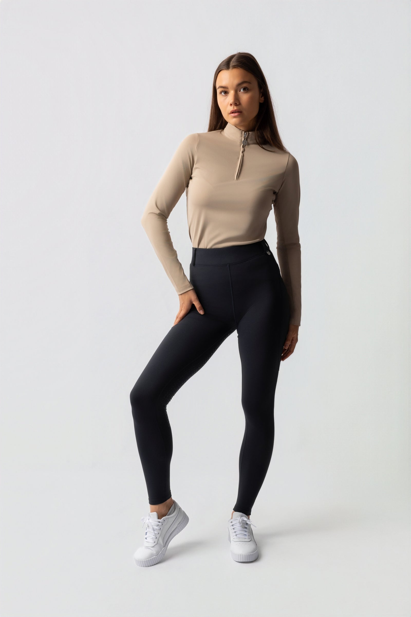 Model shot 2