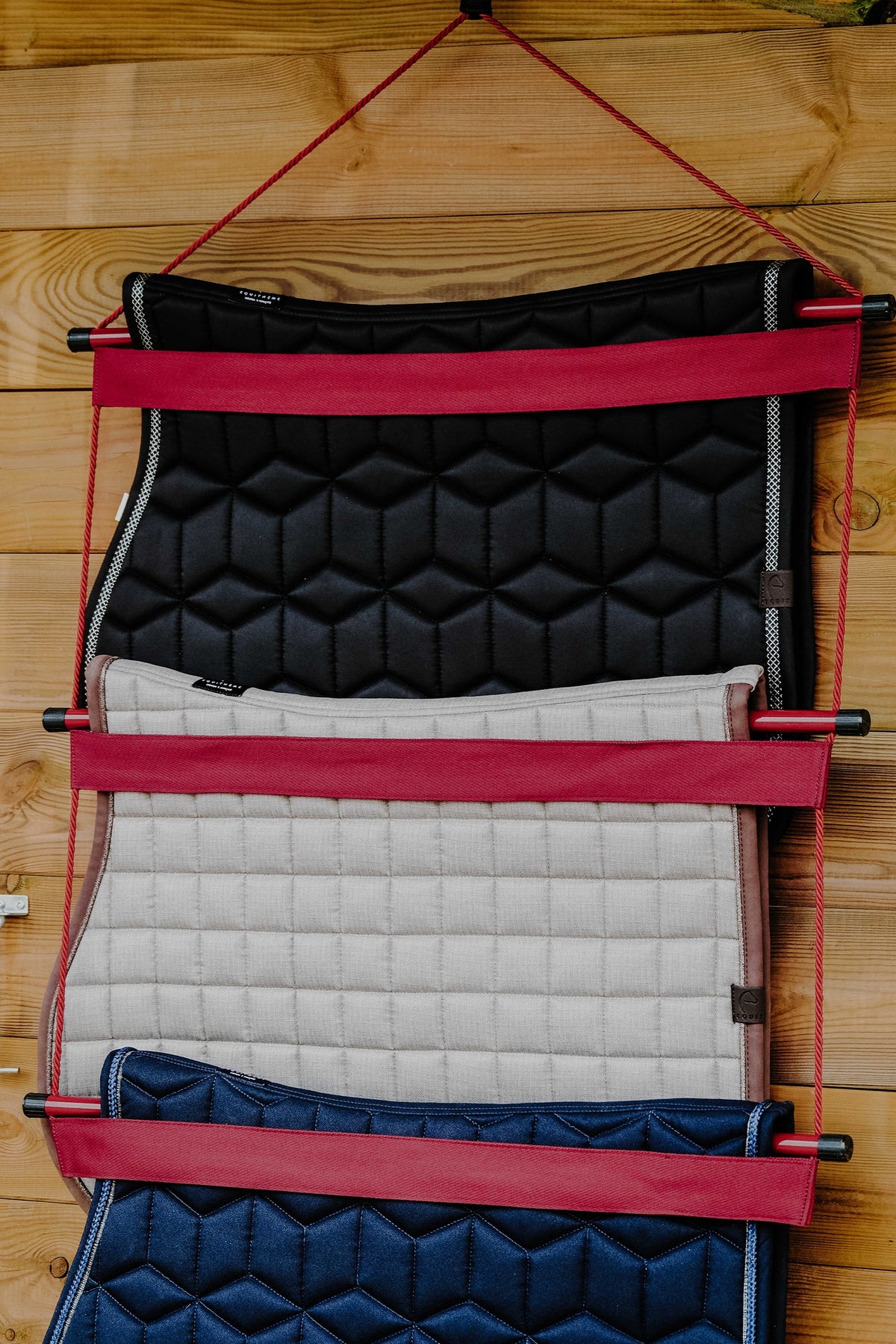 HIPPOTONIC Collapsible Blanket Rack Stable Equipment