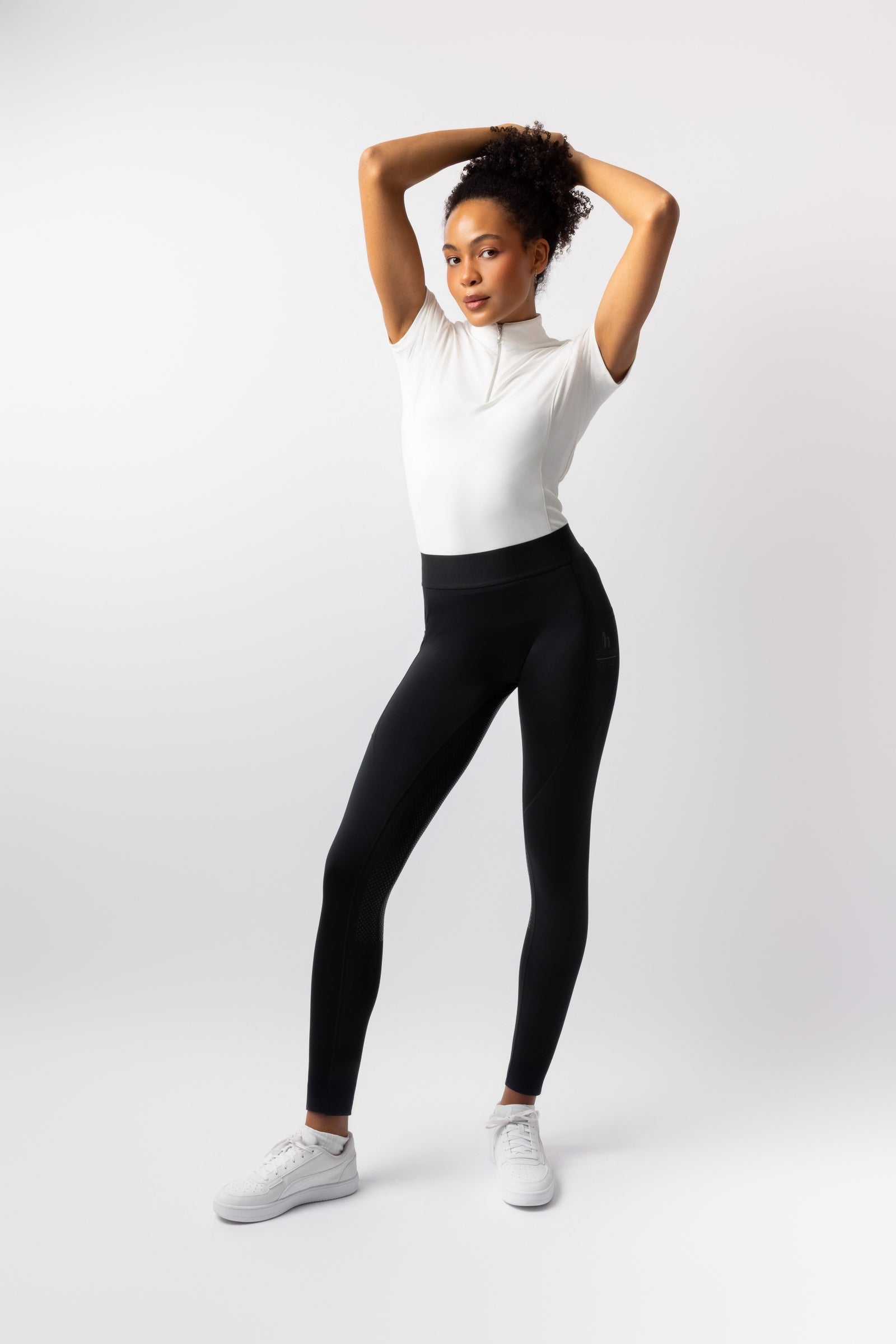 Model shot 2